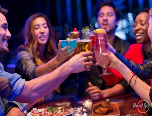 amerikanischer-hard-rock-Café-cologne-queercitypass-queer-citypass-cologne